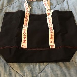 ❤️Victoria’s Secret Zip Tote/weekend bag